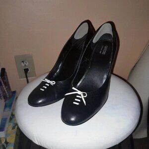 Pre-loved GUESS Heels